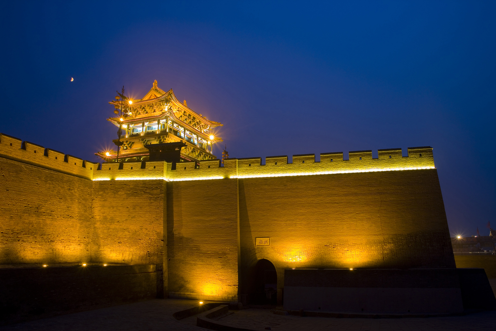 山西平遥古城夜景图片