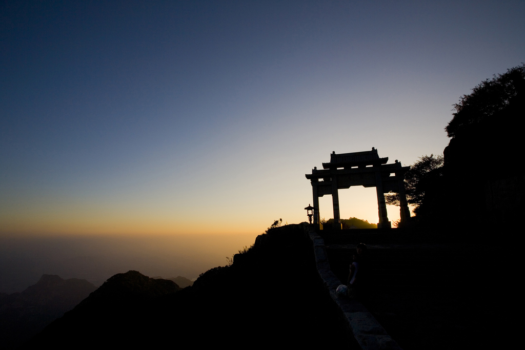 山东泰山山顶风光图片