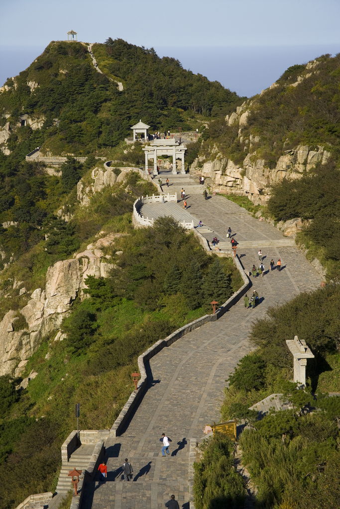 山东泰山上的庙图片