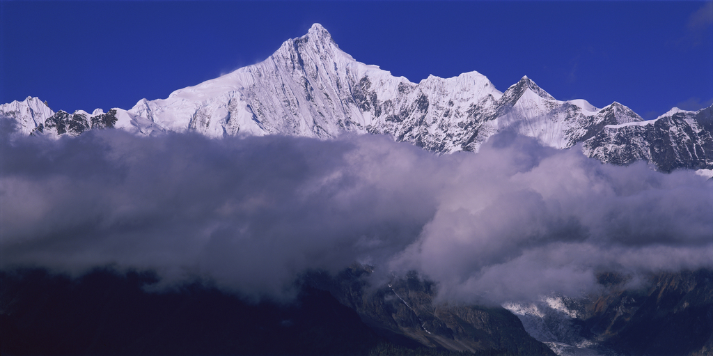 云南梅里雪山图片