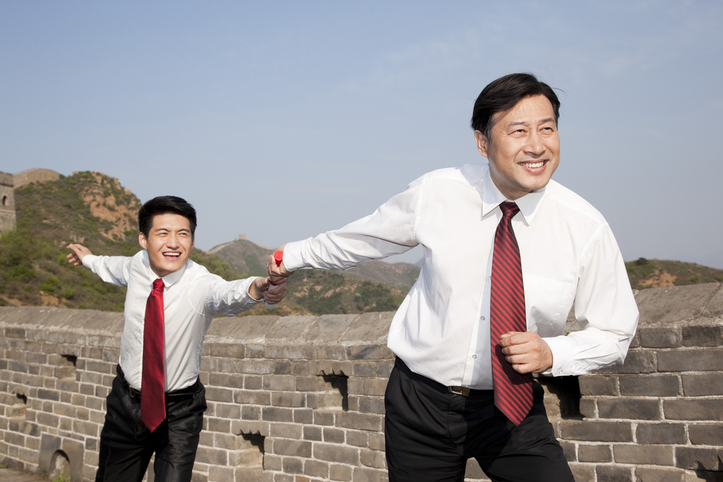 长城上的商务人士