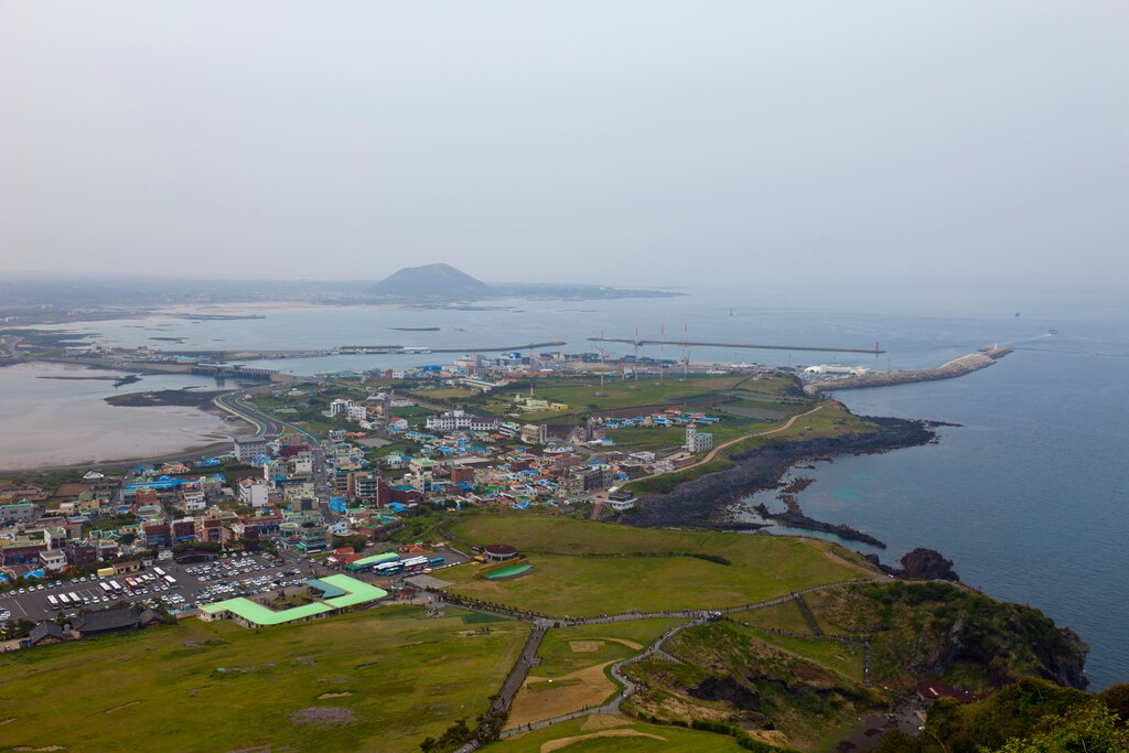 韩国济州岛成山日出峰图片