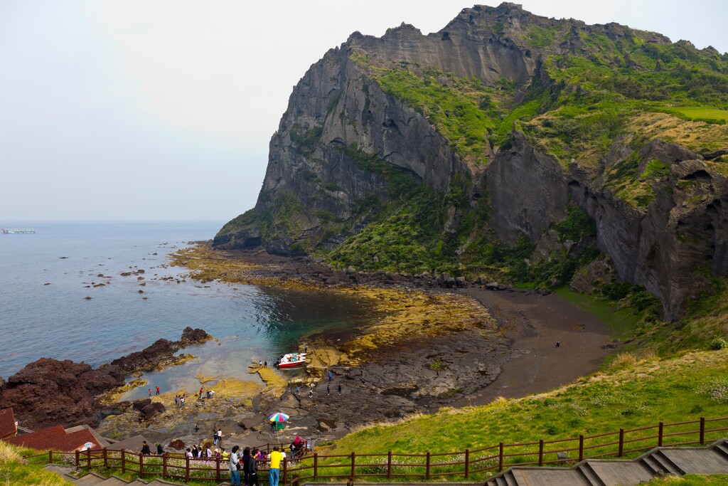 韩国济州岛成山日出峰图片