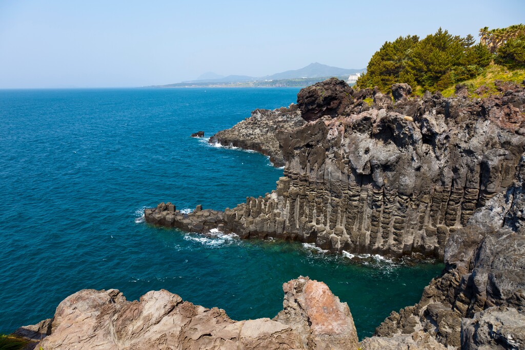 韩国济州岛柱状节理图片