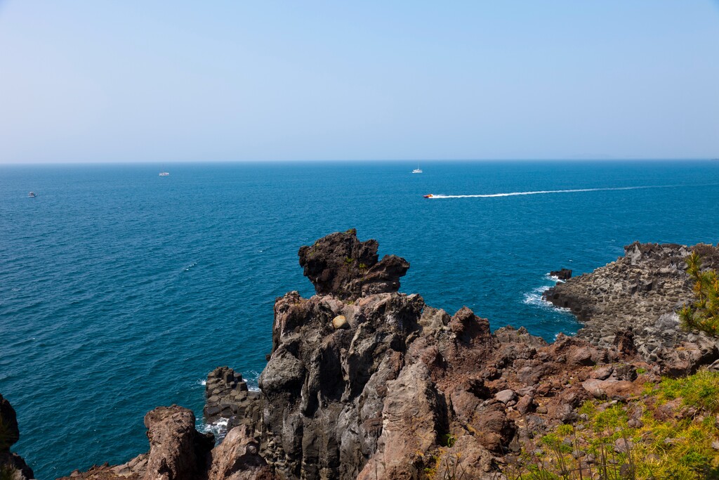 韩国济州岛柱状节理图片