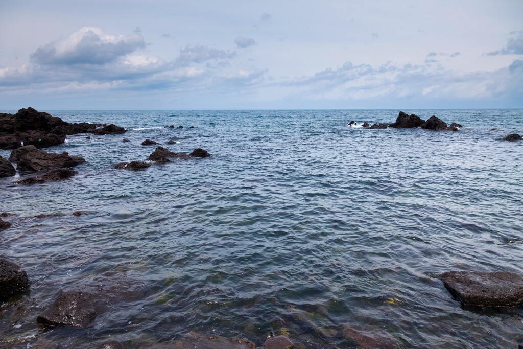 韩国济州岛龙头岩图片