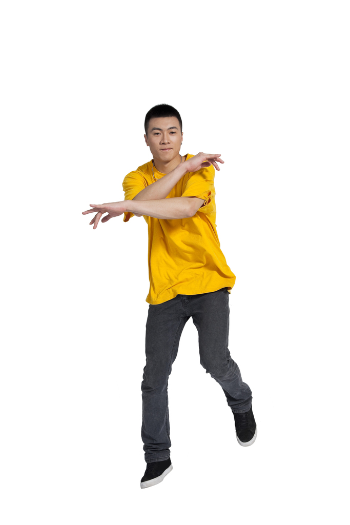 棚拍年轻男人跳街舞