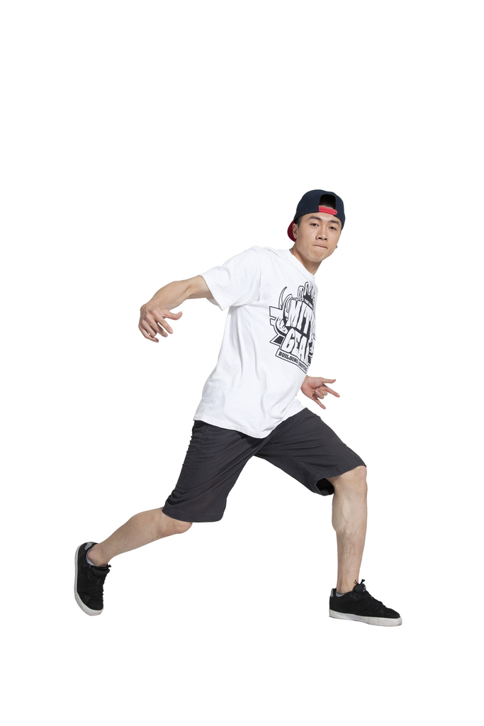 棚拍年轻男人跳街舞图片