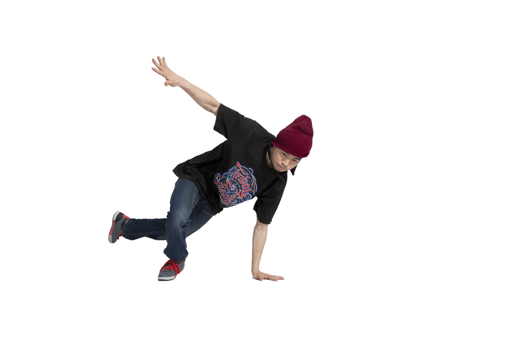 棚拍年轻男人跳街舞图片