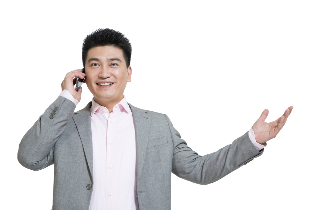 棚拍中年商务男士打手机