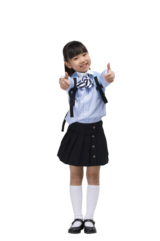 小学生背着书包