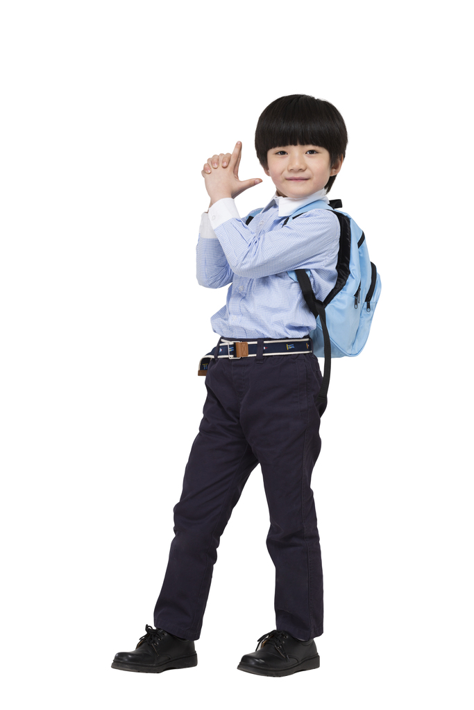 小学生背着书包