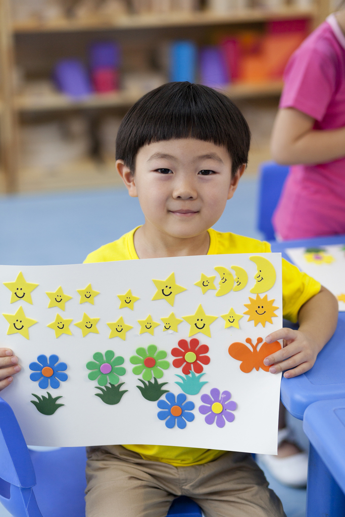 幼儿园儿童展示手工儿童画