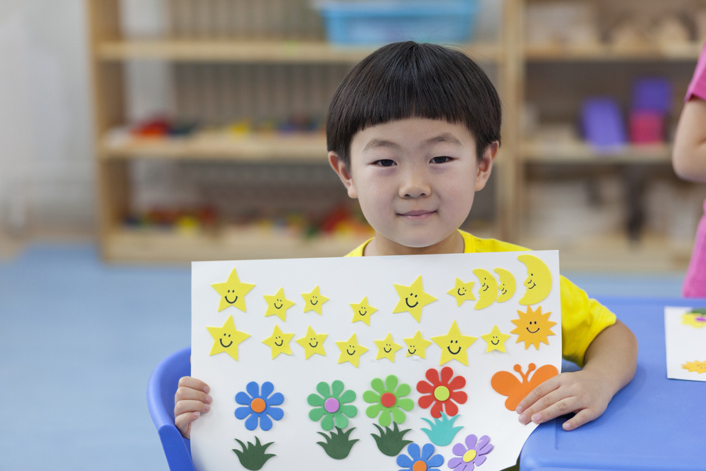 幼儿园儿童展示手工儿童画图片