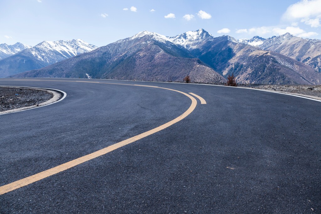 公路远山图片