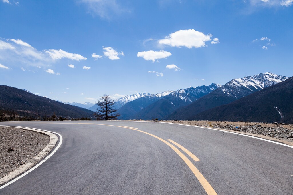 公路远山图片