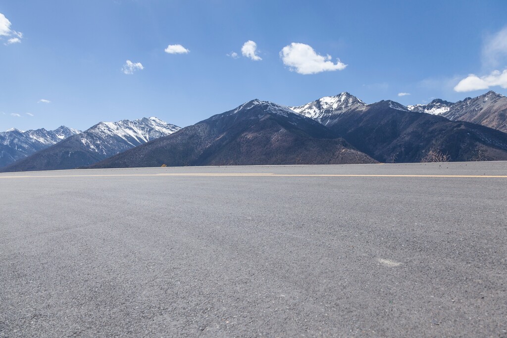 公路远山图片