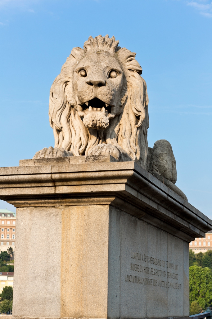 布达佩斯塞切尼链桥石狮子