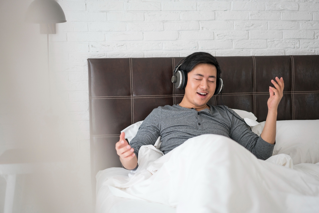 一个年轻男人的休闲生活