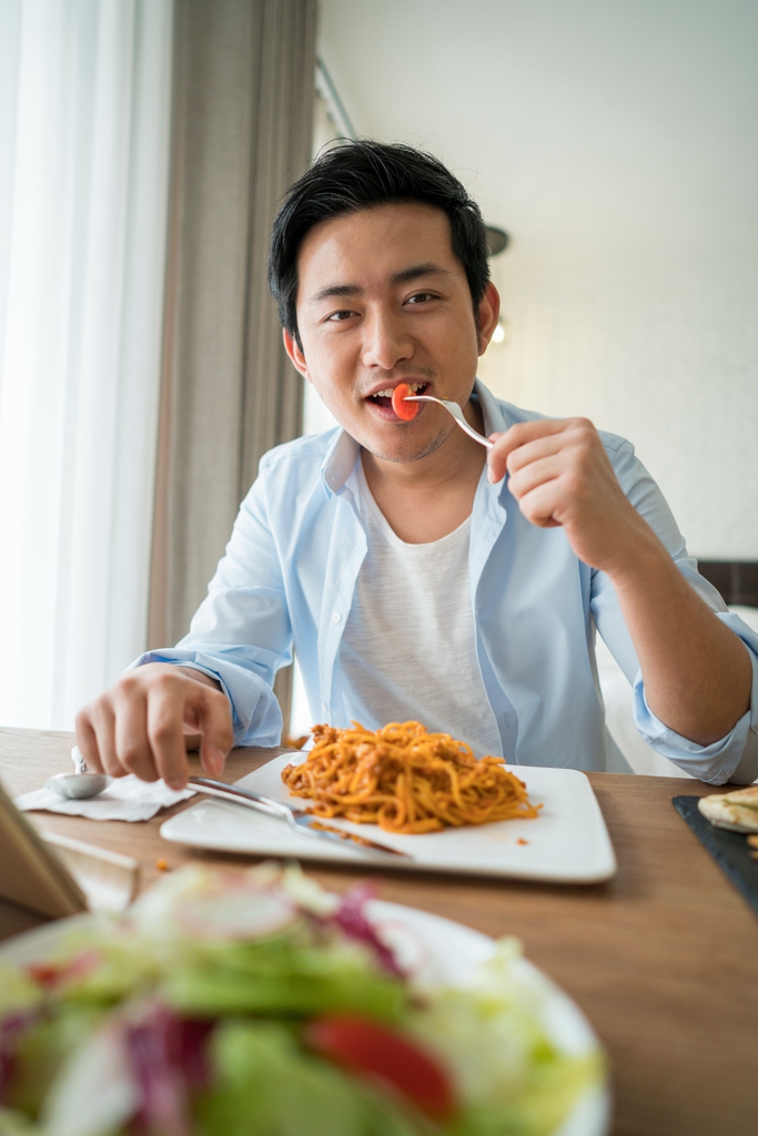 一个年轻男人的休闲生活
