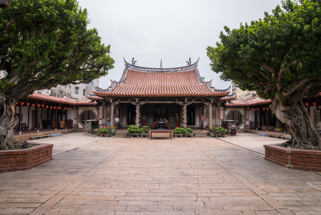 台湾鹿港小镇龙山寺图片