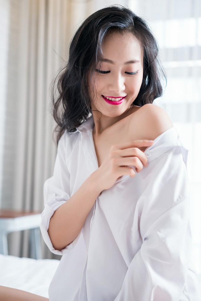 漂亮的年轻女子