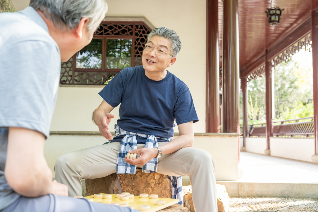 老年男人的休闲生活