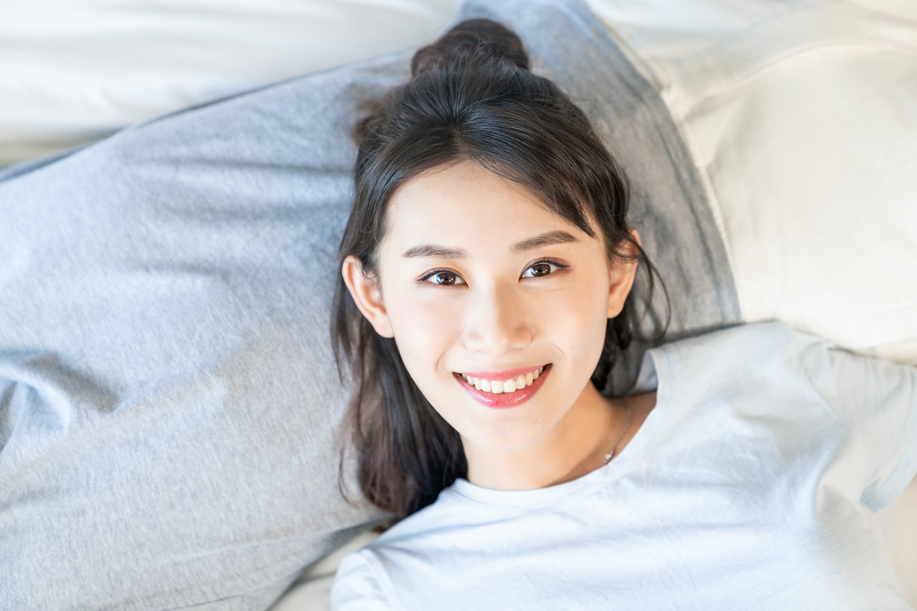 快乐的年轻情侣