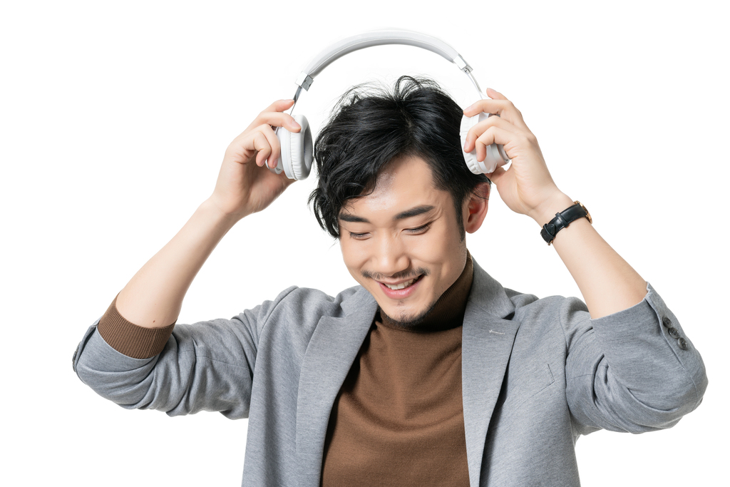 棚拍年轻男子