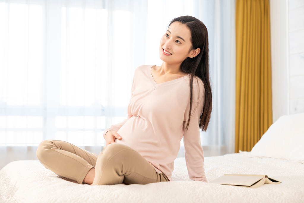 孕妇的家庭生活图片