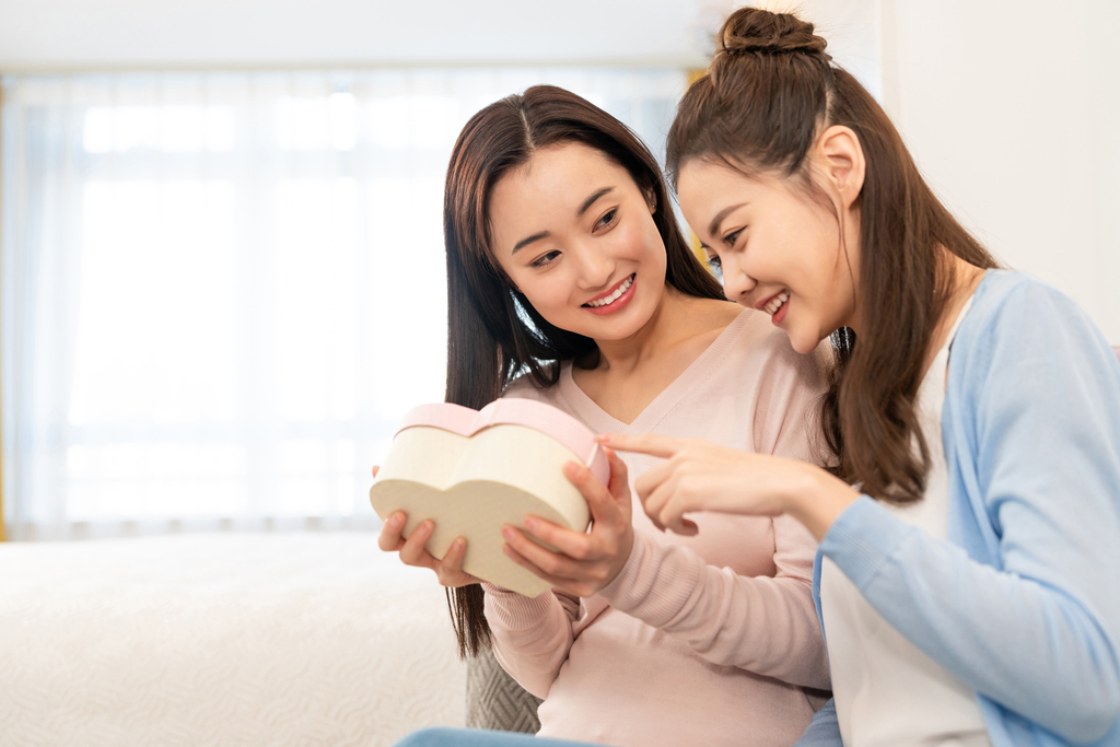 孕妇的家庭生活图片