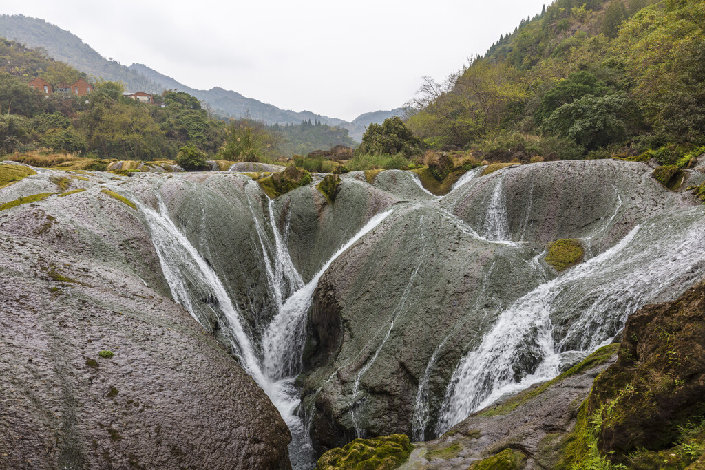 贵州安顺黄果树七星桥景区银链坠滩图片