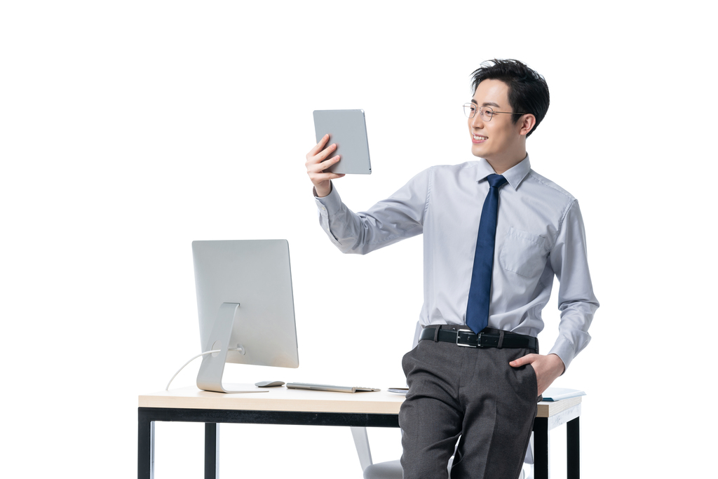 年轻商务男士办公图片