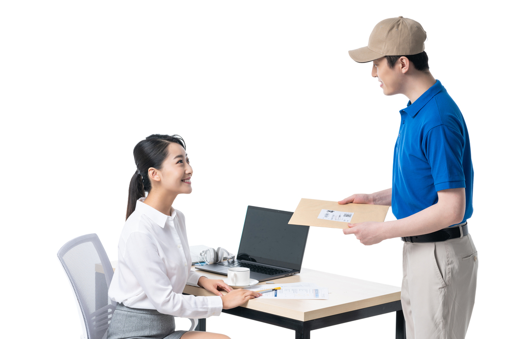 年轻商务女士签收快递图片