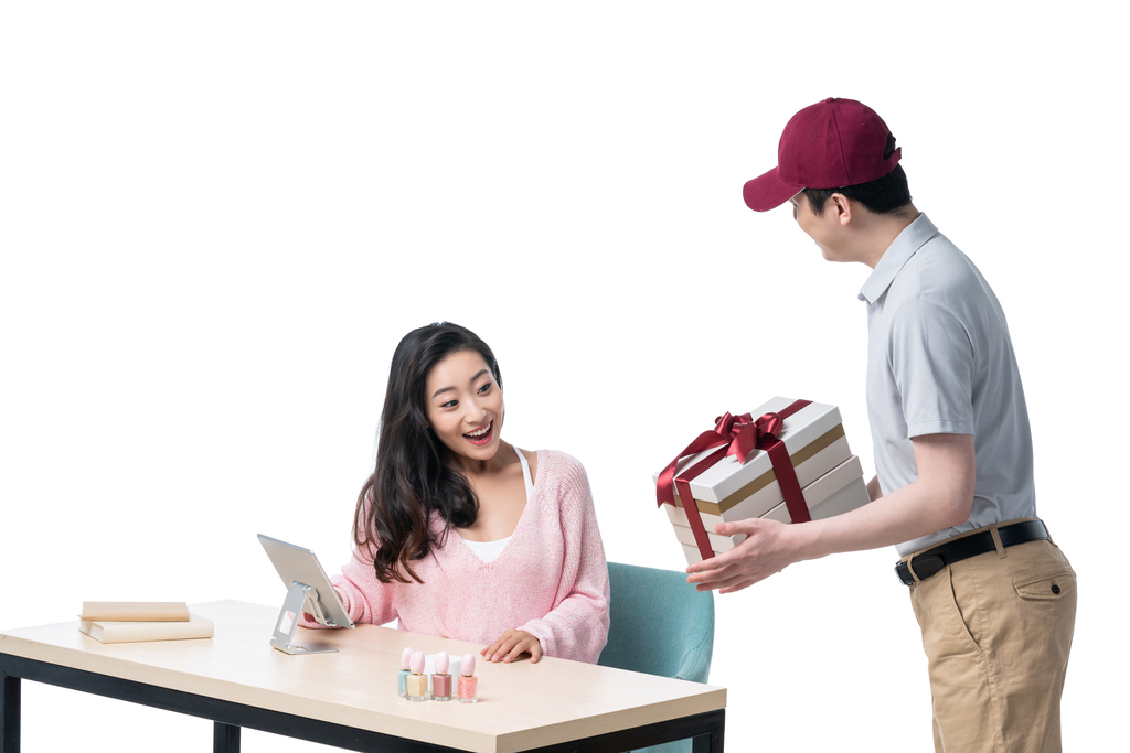 年轻女子签收礼物图片