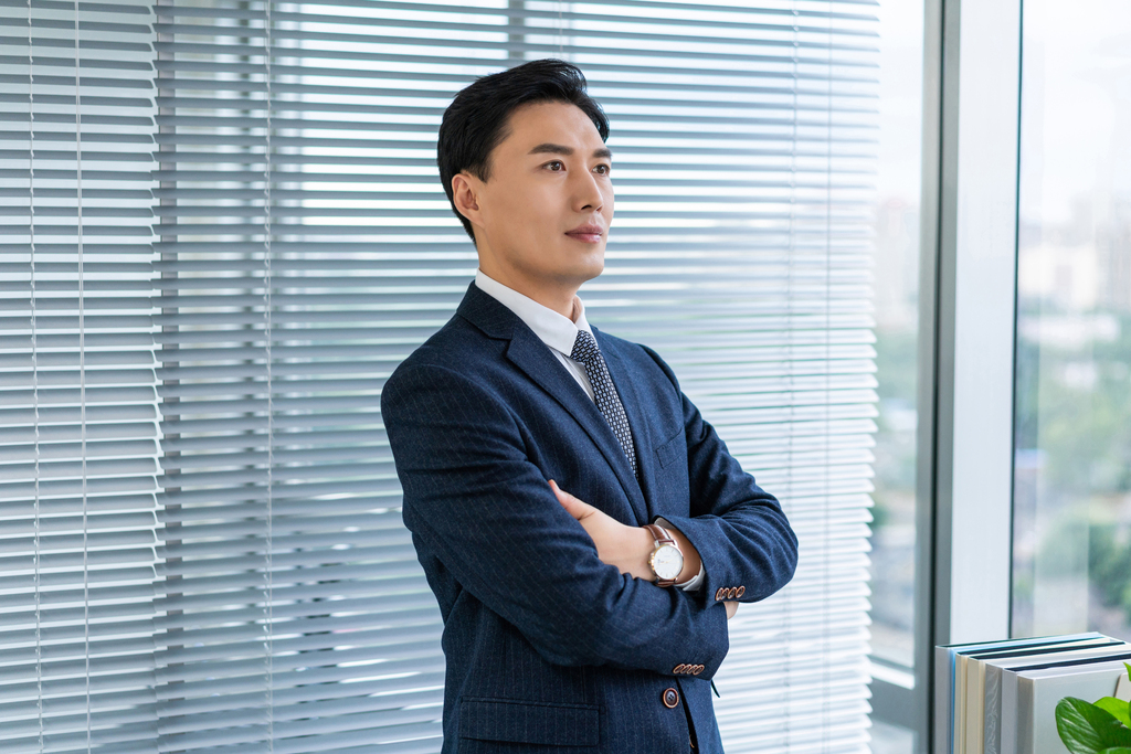 年轻商务男士