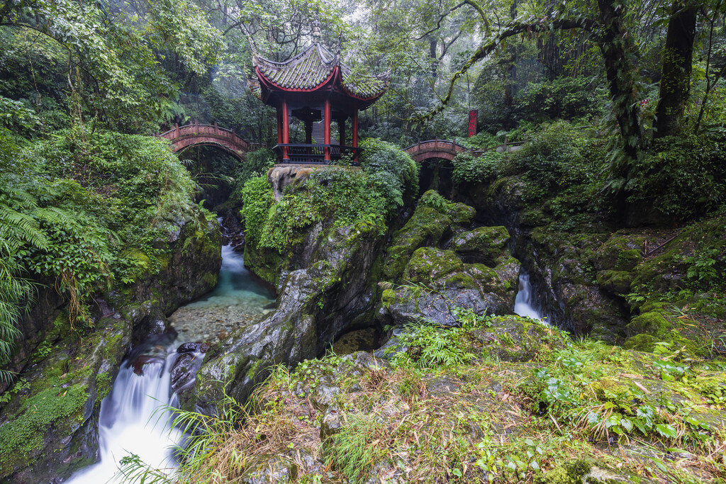 四川峨眉山清音阁图片