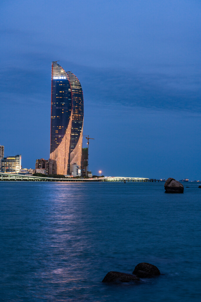 厦门世茂海峡大厦夜景图片