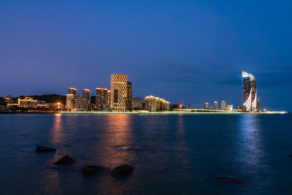 厦门世茂海峡大厦夜景图片