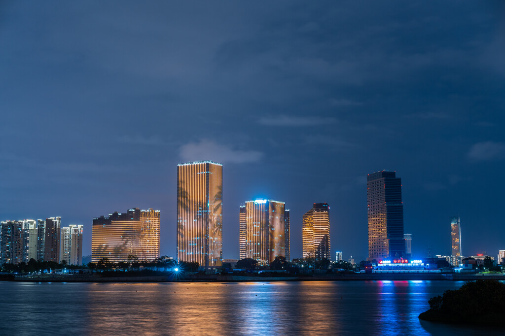 厦门海沧湖水秀公园夜景图片