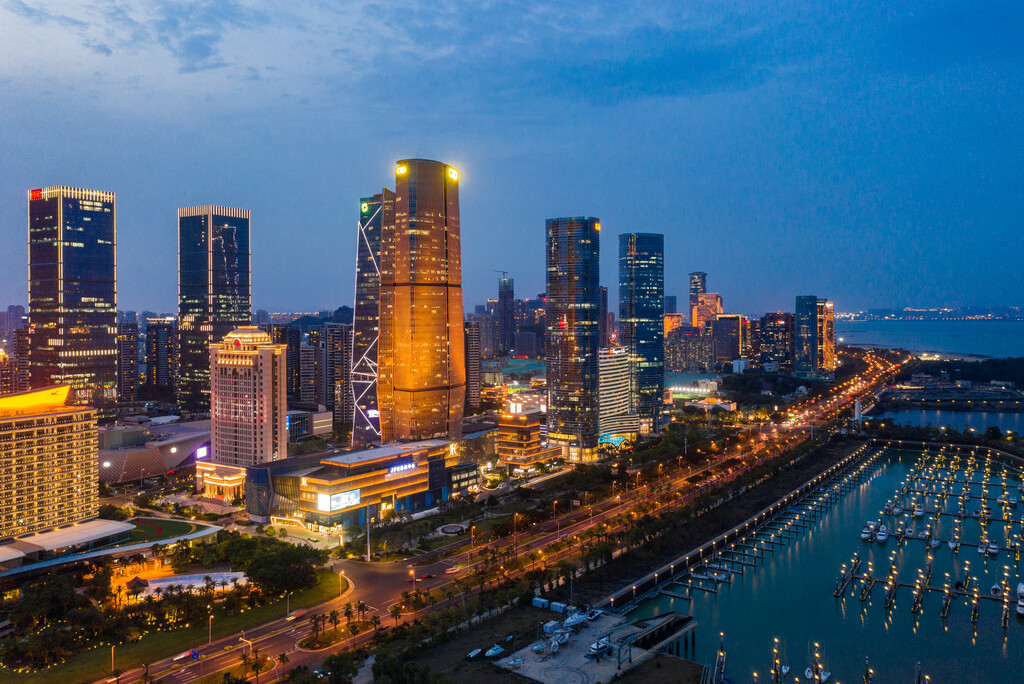 鸟瞰厦门城市夜景图片