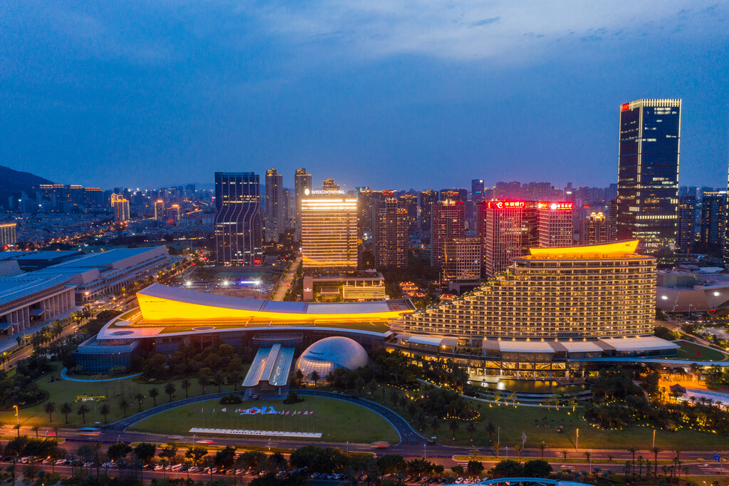 鸟瞰厦门城市夜景图片