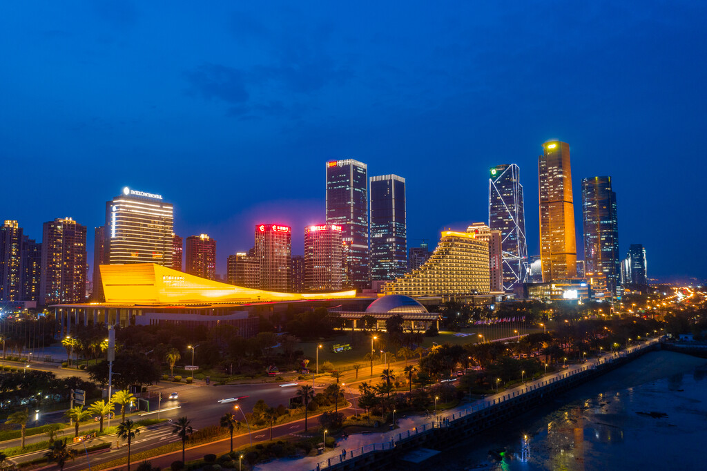 鸟瞰厦门城市夜景图片