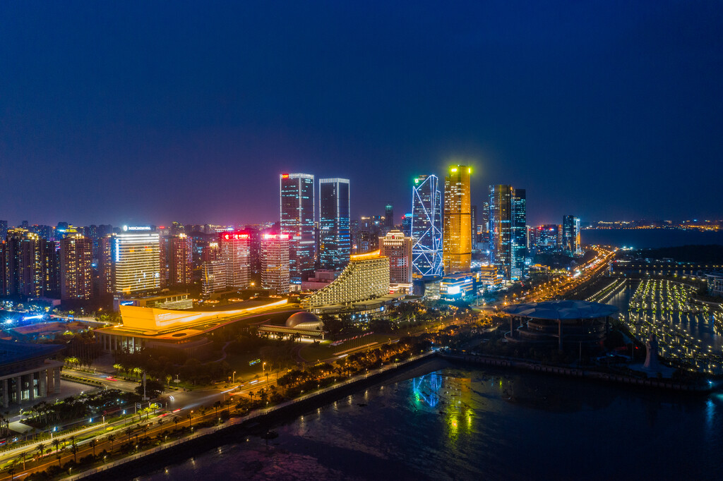 鸟瞰厦门城市夜景图片