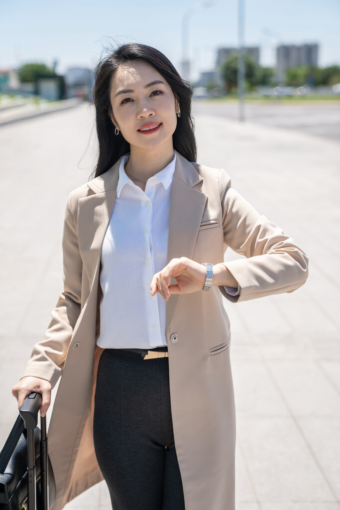 商务女士在机场图片