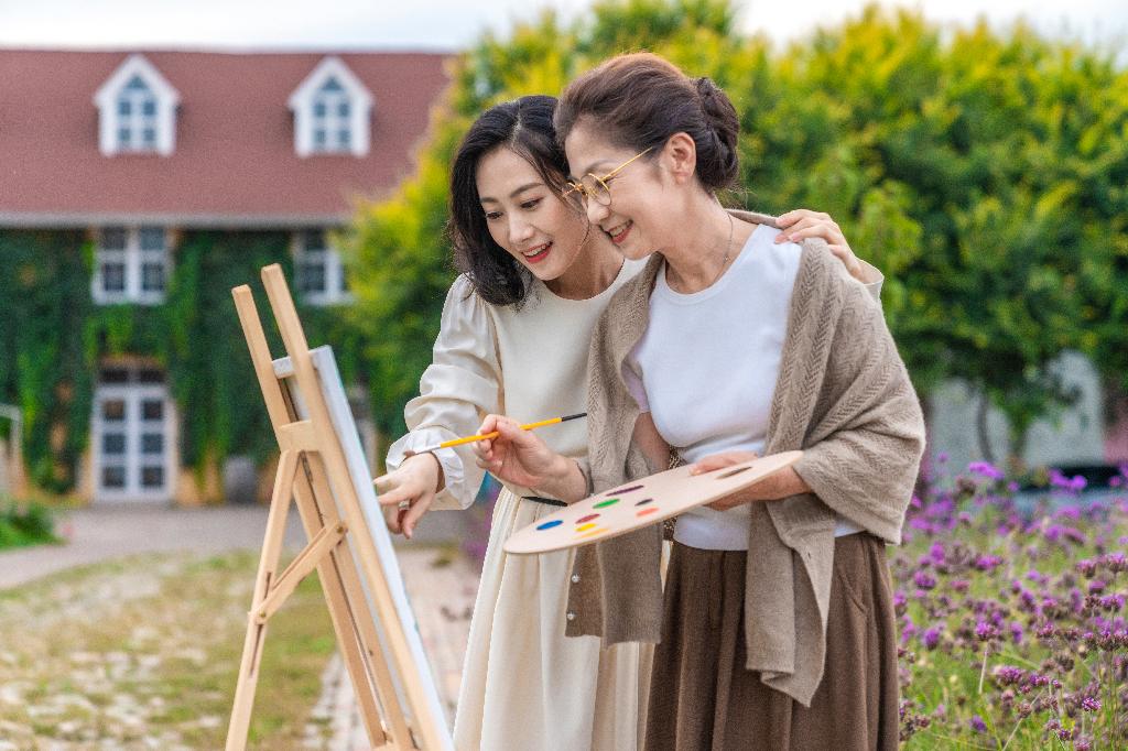 母女在画画图片