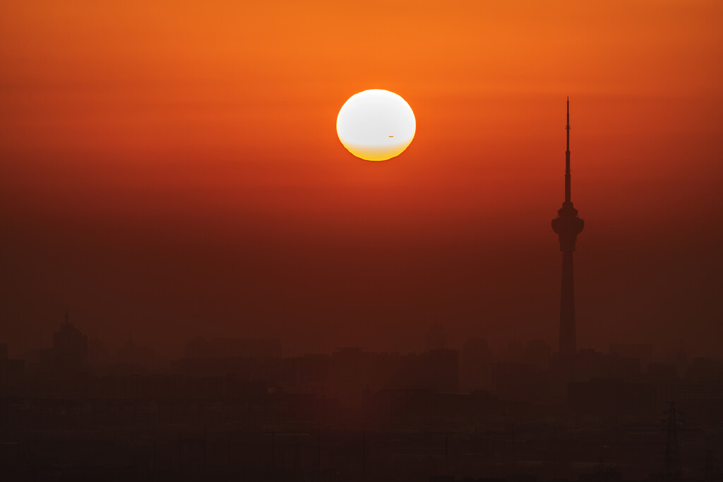 北京中央广播电视塔夜景图片