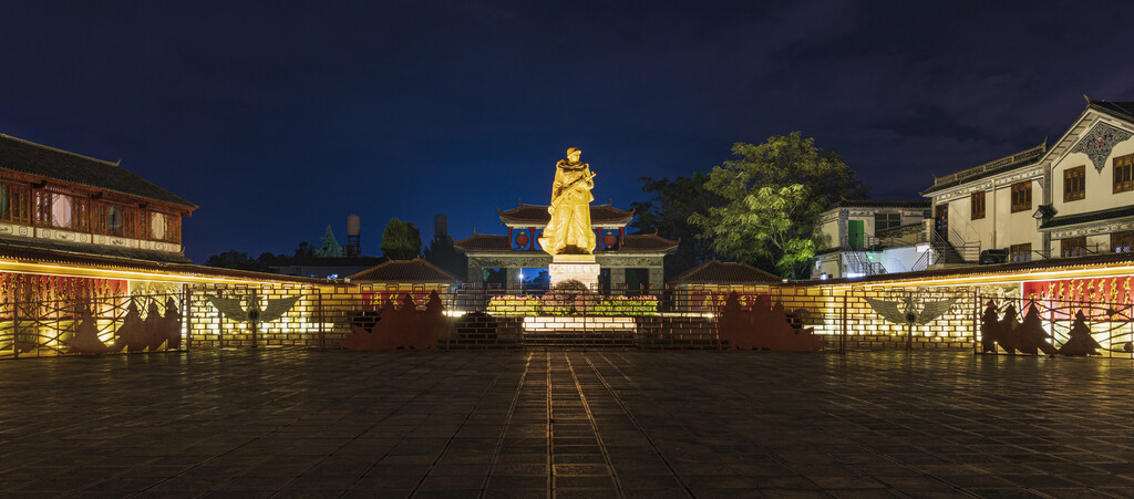 大理古城夜景图片