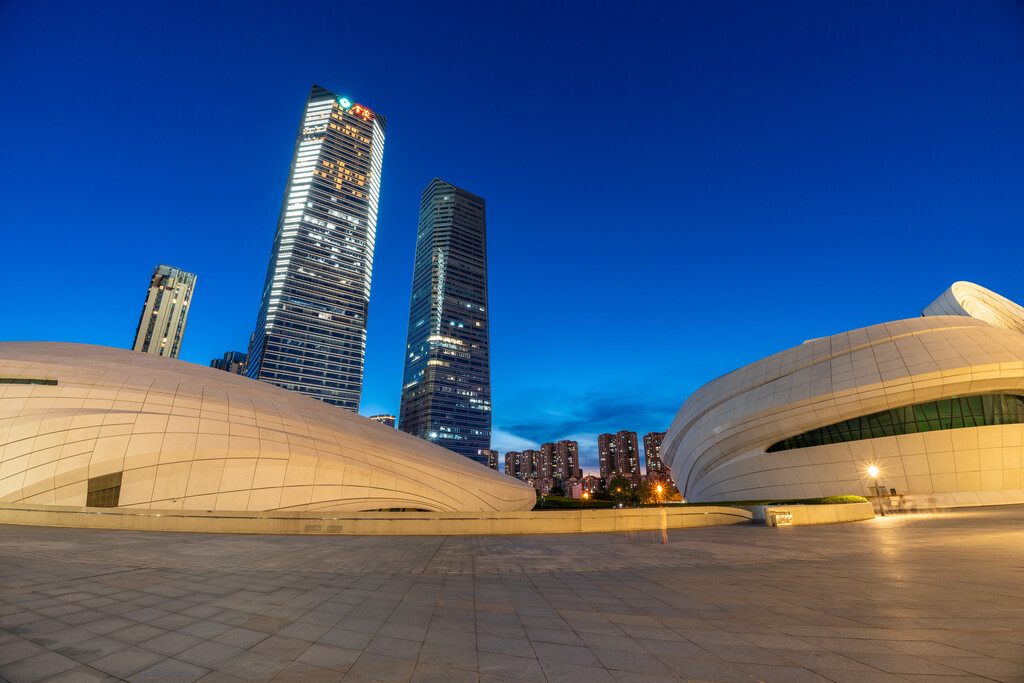 长沙梅溪湖国际文化艺术中心夜景图片