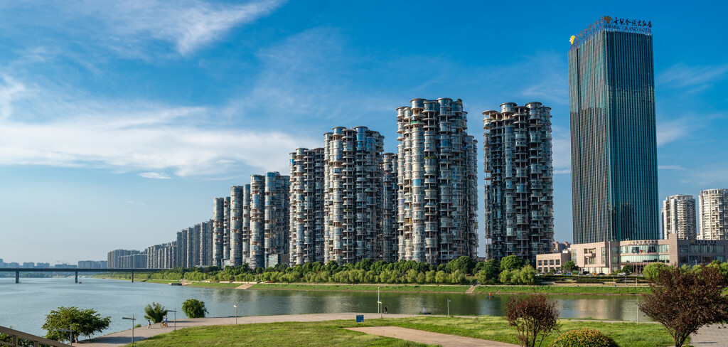 长沙滨江文化园湘江东岸建筑群风光图片